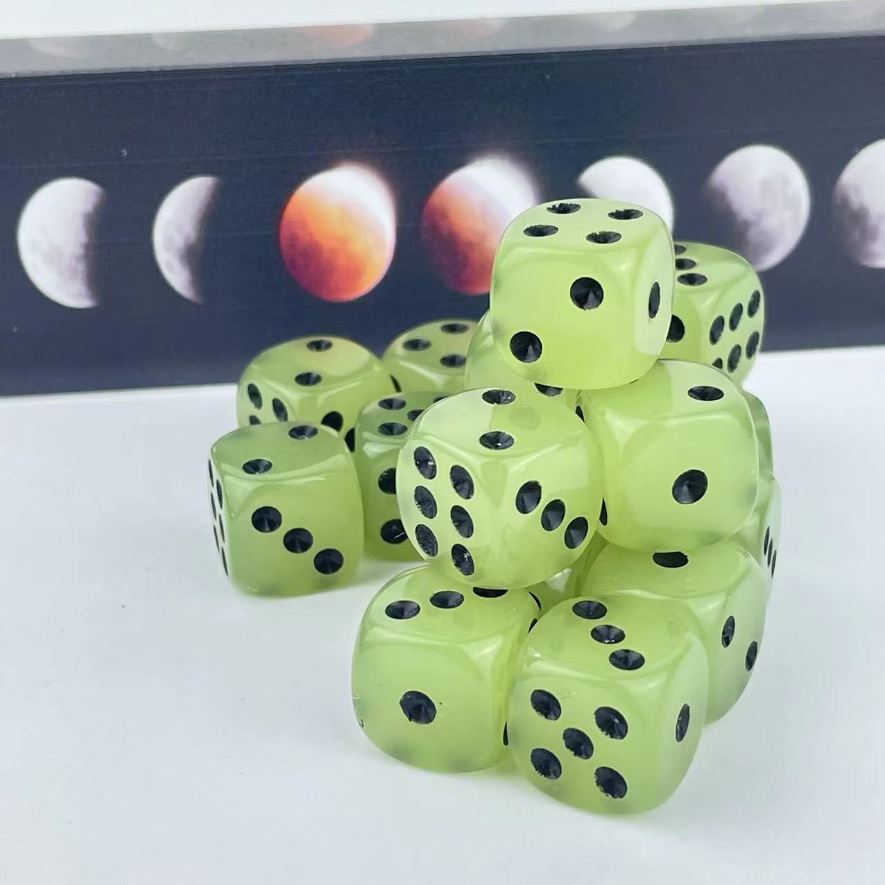 DND, MTG, 텐지, 파클, Yahtzee, Bun - Board Game Yahtzee 리뷰 및 가격